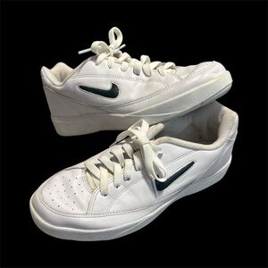 🔥 Nike Grandstand 2 Men’s Shoes – Gently Used 🔥